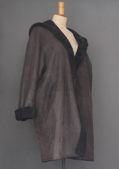 Manteau en peau lainée d'agneau,