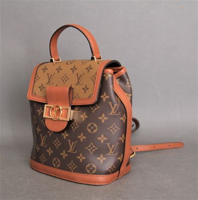 *LOUIS VUITTON
Sac à rabat en toile monogramm,...