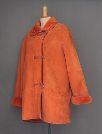 SPRUNG FRERES création
Manteau en agneau...