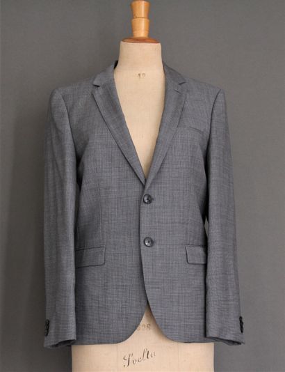 *HUGO BOSS - KARL LAGERFELD
Une veste en...