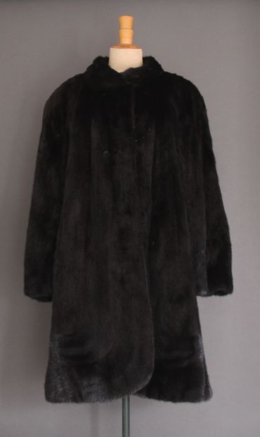 SAGA MINK
Manteau 3/4 en vison
