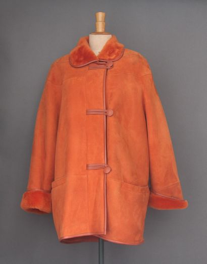 SPRUNG FRERES création
Manteau en agneau...