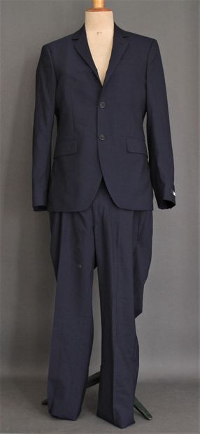 *HUGO BOSS - KARL LAGERFELD
Une veste en...