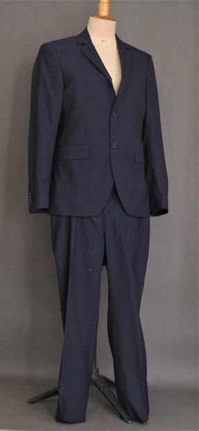 *HUGO BOSS - KARL LAGERFELD
Une veste en...