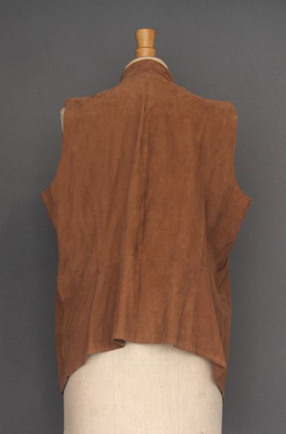 ZAPA
Veste sans manche destructurée en chèvre...