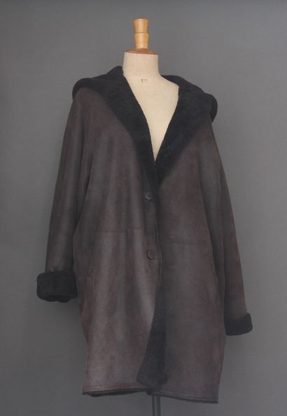 Manteau en peau lainée d'agneau,