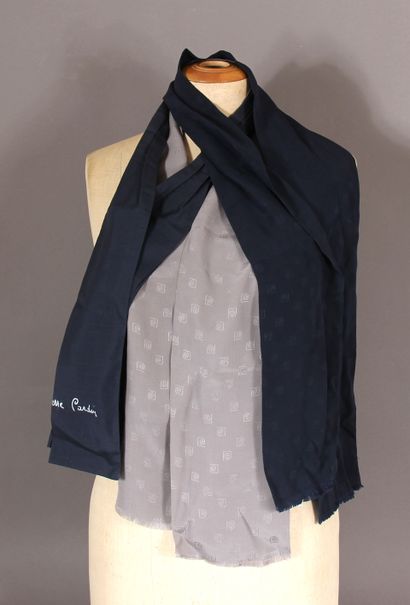 Pierre CARDIN
Trois pochettes en soie , deux...