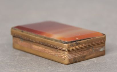 Lot :
- Boite à cigarettes en argent filigrannée...