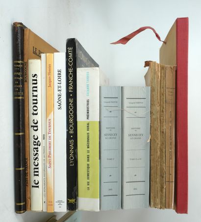 BOURGOGNE
Numerous bound and paperback volumes:...