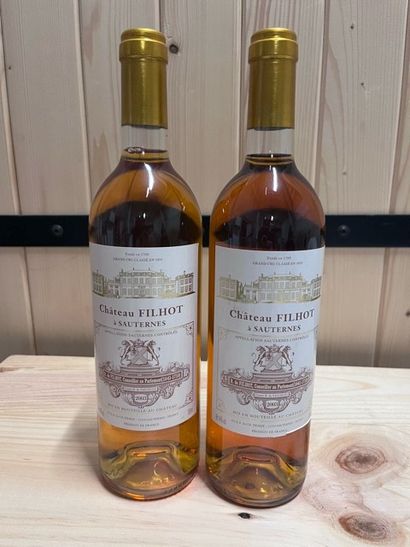 2 bottles CH. 	FILHOT, 2° cru Sauternes,...