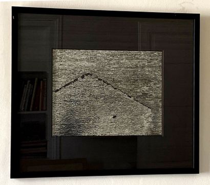 Contemporary school
The wall
Photograph
28...