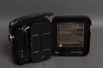 Lot :
- PATHE
Camera Pathe Baby, with lenses,...