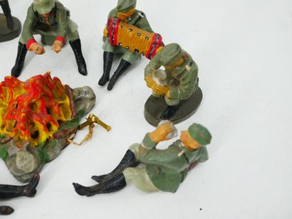 ELASTOLIN (Germany) :
Set of 11 painted composition...