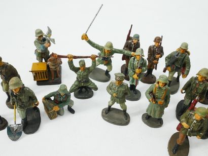 ELASTOLIN (Germany) : 
Set of 26 painted...