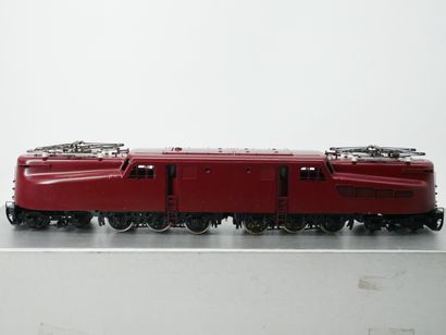 KMT (Japan):
Pennsylvania GG-1
Metal locomotive.
Electric...