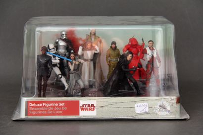 *STAR WARS - Disney store
A set of 10 deluxe...