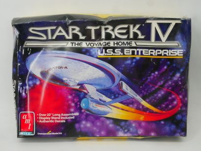 STAR TREK : 
Lot including: 
- STAR TREK...