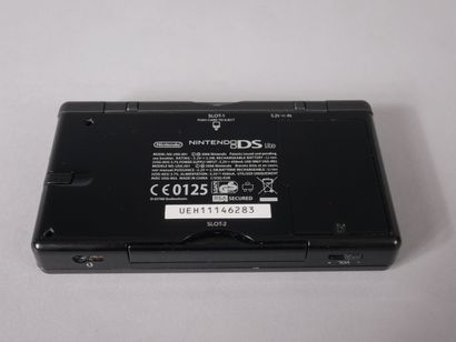 NINTENDO
2006 black DS lite games console...
