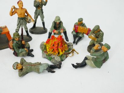 ELASTOLIN (Germany) :
Set of 11 painted composition...