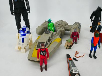 STARS WARS 
Lot including :
- 3 model ships.
-...