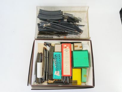 Batch of rails, O and HO ladders.
Switches,...