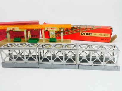 Set of model railways including: 
- 1 MARKLIN...