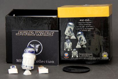 *ATTAKUS - STAR WARS
R2-D2 metal sculpture...