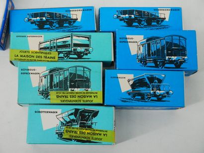 Important lot including: 
- 1 set containing...