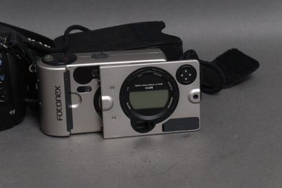 Lot :
- CANON
Powershot G2 camera, obj. Canon...
