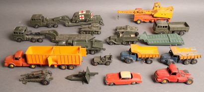 DINKY TOYS - DINKY SUPERTOYS
Lot de véhicules...