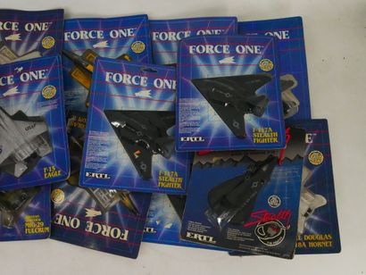 ERTL (USA) : 
Important lot de 45 avions...