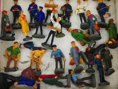ELASTOLIN, Germany 
Set of small figurines...