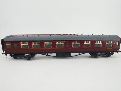 Painted metal and wood set (O gauge), including:
-...