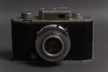 Lot :
- CORFIELD
Periflex model camera, obj....