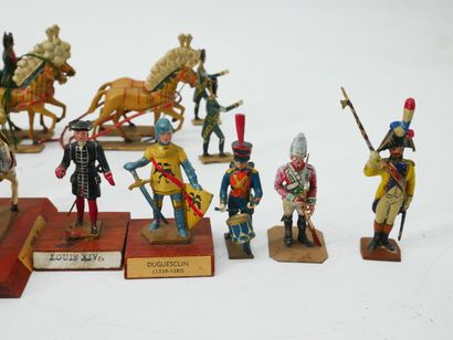 Set of painted lead soldiers, including:
-...
