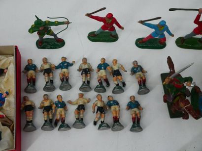 Lot of ELASTOLIN Germany painted composition...