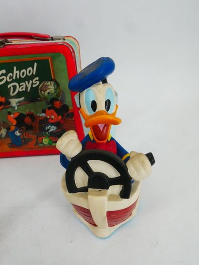 WALT DISNEY 
Lot including : 
- 1 set of...
