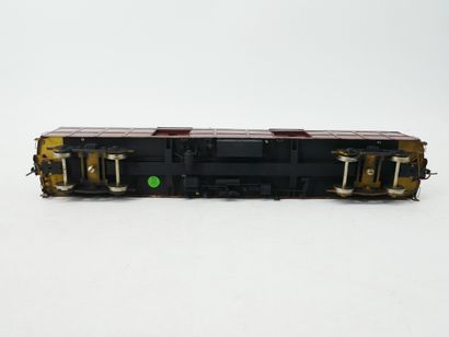 Painted metal set, including:
- 1 Grand Trunk...