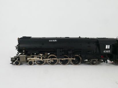 Southern Pacific 4-8-2
Locomotive and tender...