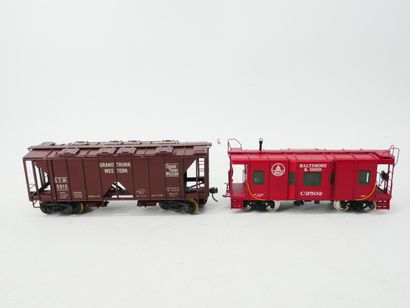 Painted metal set, including:
- 1 Grand Trunk...