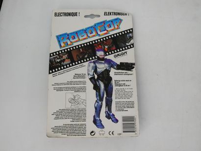 ROBOCOP 
Set includes: 
- 2 articulated figures...