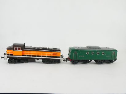 Lot including:
- 1 SNCF BB-8100 locomotive...