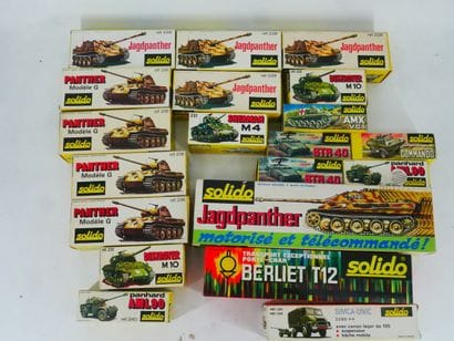 SOLIDO : 
Ensemble de 20 véhicules militaires...