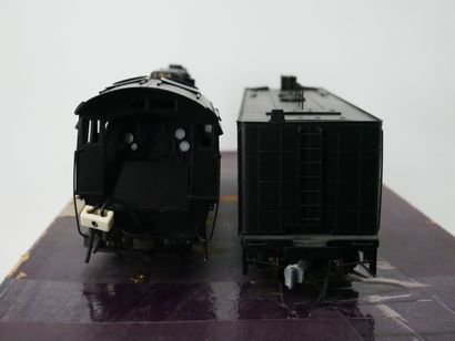 KTM (Japan) :
AT SF 3437
Metal locomotive...