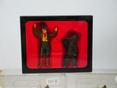 ELASTOLIN Germany:
Lot of painted plastic...