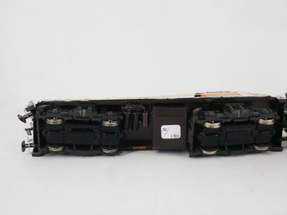 Lot including:
- 1 SNCF BB-8100 locomotive...