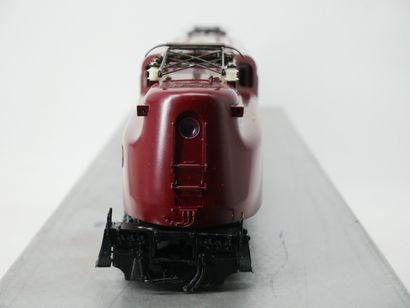 KMT (Japan):
Pennsylvania GG-1
Metal locomotive.
Electric...
