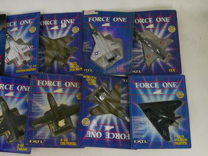 ERTL (USA) : 
Important lot de 45 avions...