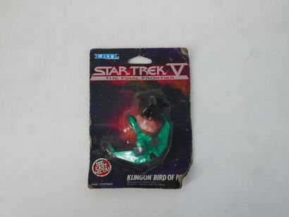 STAR TREK : 
Lot including: 
- STAR TREK...