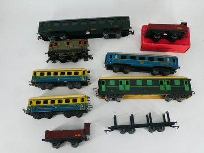 Lot including:
- Two Pullman JEP Unis France...